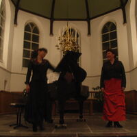 Ani Avramova en Dobrinka Yankova tijdens een concert