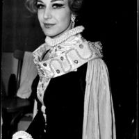 Als Elisabetta in Don Carlo van Verdi